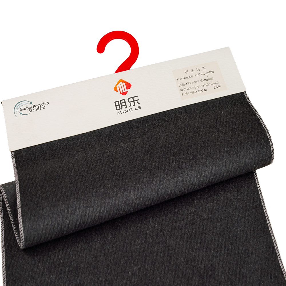 50% gyapjú, 5% kasmír, 35% poliészter, 10% egyéb, szál 750 G/M, sötétszürke +, közepes szürke, twill dupla felületű bevonat, ML-1010202