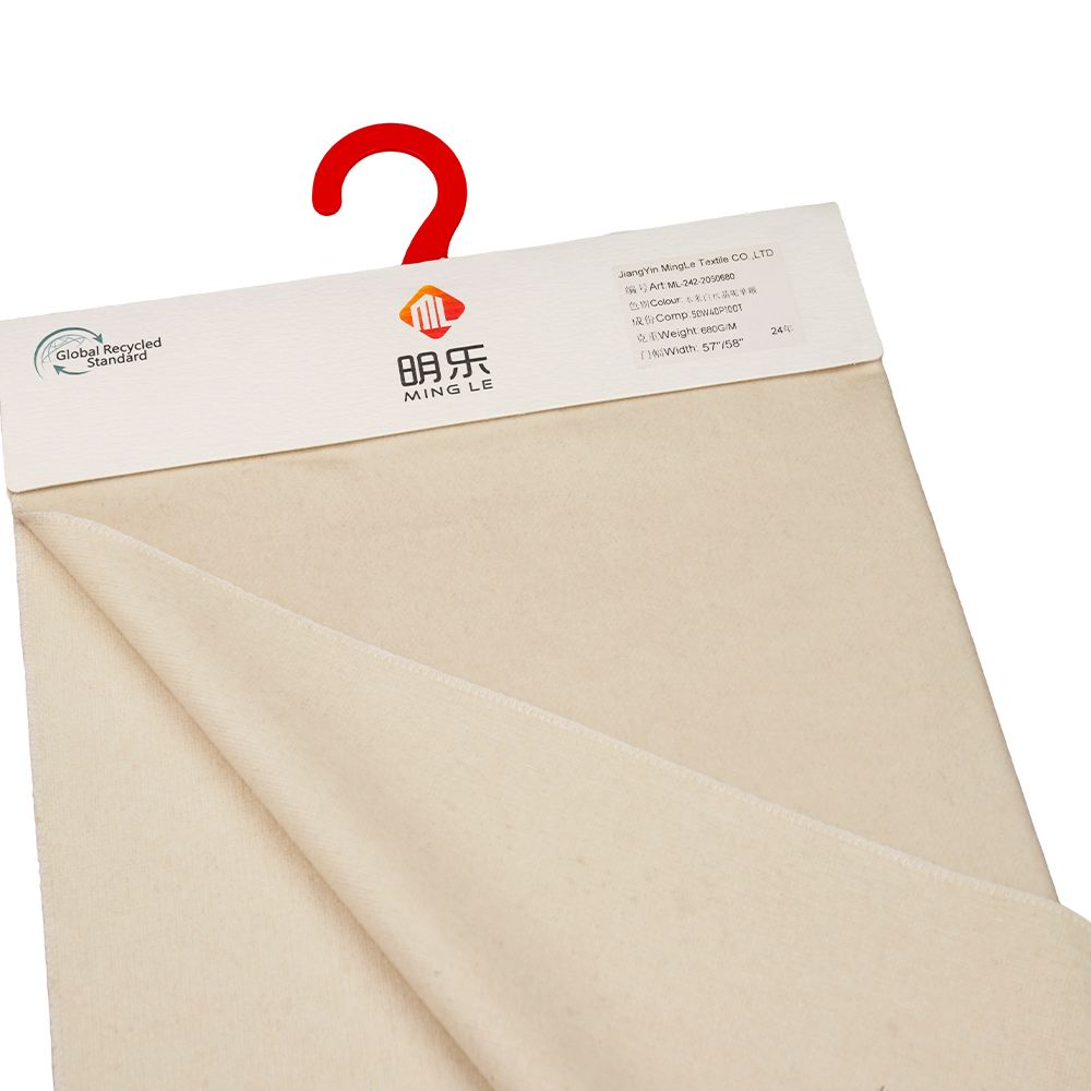 50% gyapjú, 40% poliészter, 10% egyéb szál, 680G/M, bézs, kristálygyapjú egyoldali bevonat, ML-242-2050680