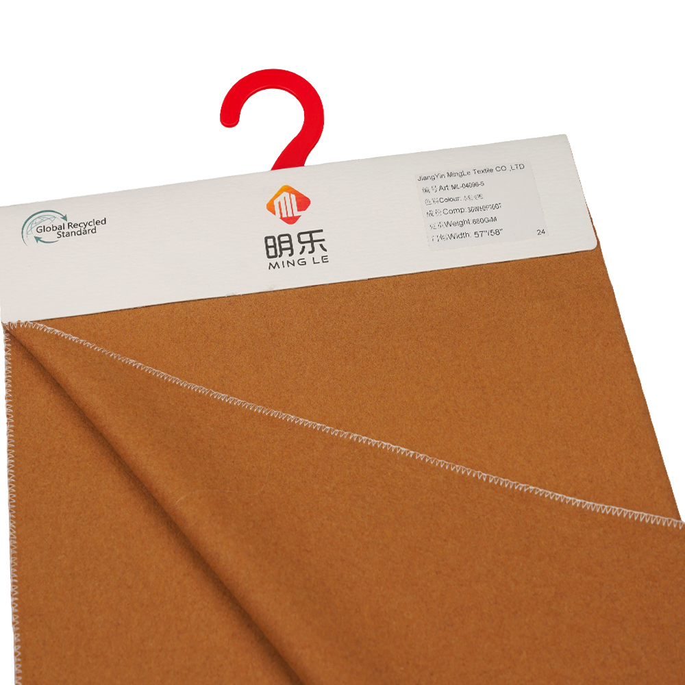 30% gyapjú, 60% poliészter, 10% egyéb szál, 680 G/M, barna búza, Melton fedőszövet, ML-04096-5