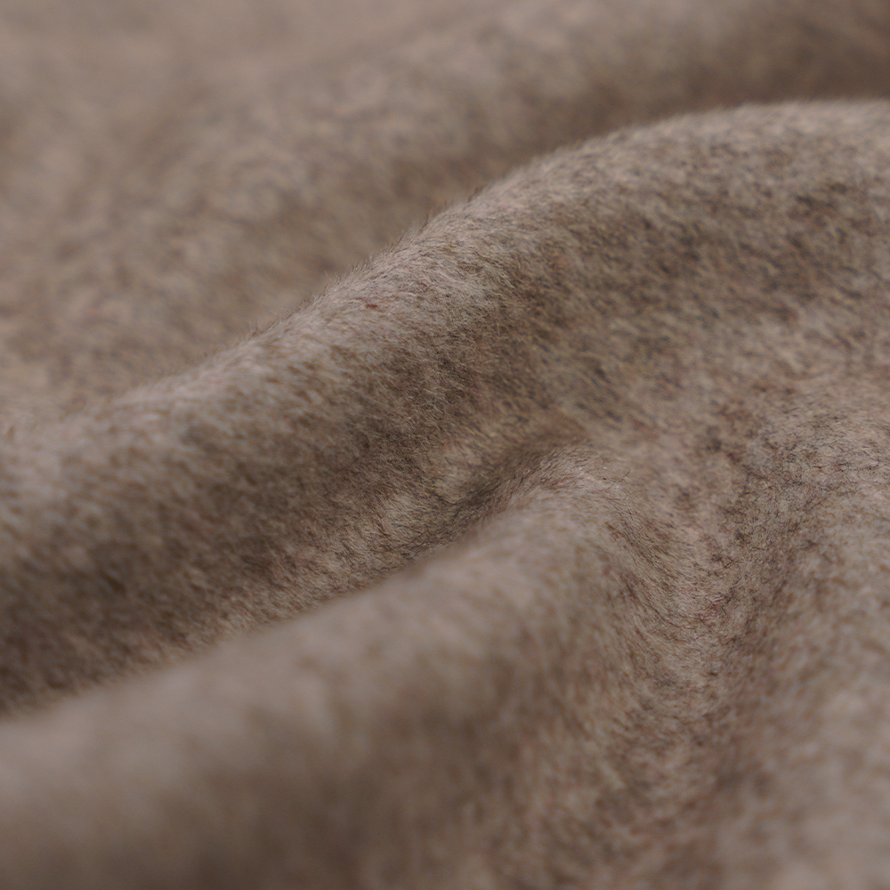 55% gyapjú, 40% poliészter, 5% egyéb szál, 620 G/M, babpaszta, egyoldali bevonat, ML-249-5520 szövet