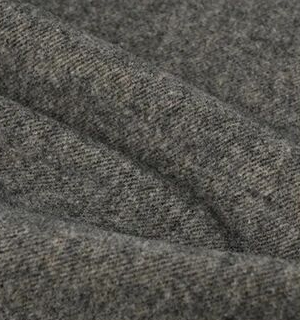 Kettős felületű fedőszövet felhasználása és nagy szilárdságú textil